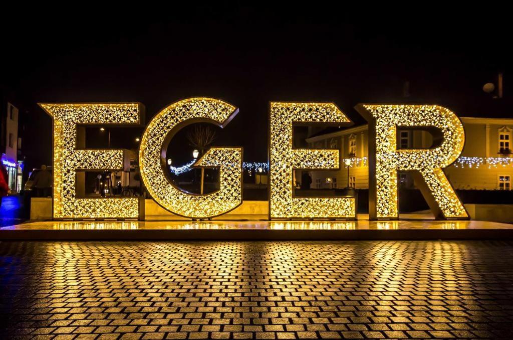 Oazis Apartman Eger Exterior photo